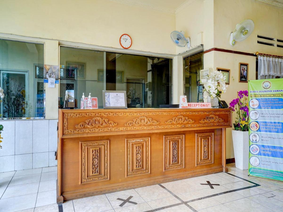 Super Oyo 90118 Hotel Diamond Syariah Subang Luaran gambar