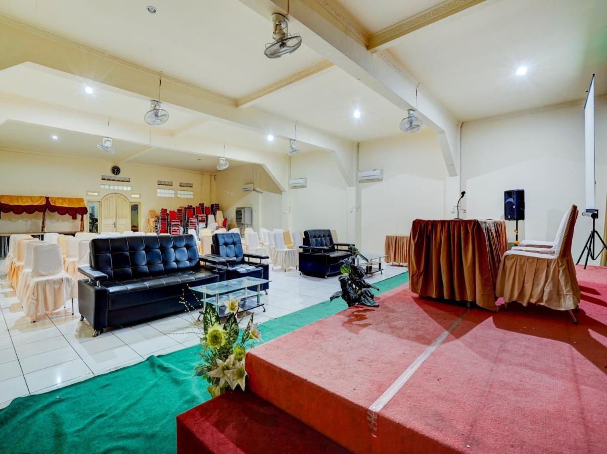 Super Oyo 90118 Hotel Diamond Syariah Subang Luaran gambar