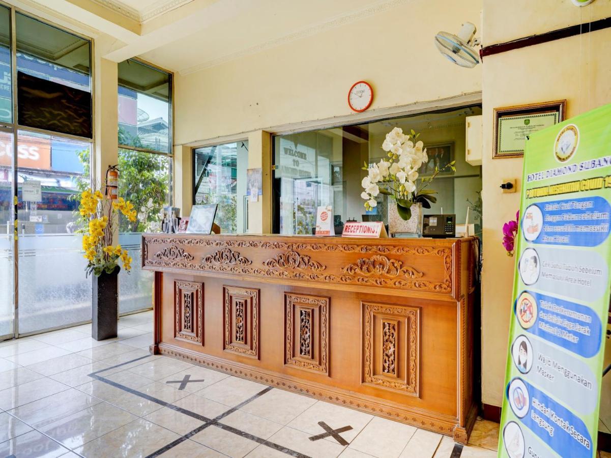 Super Oyo 90118 Hotel Diamond Syariah Subang Luaran gambar