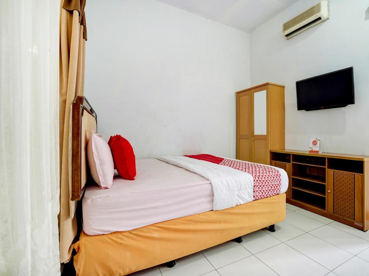 Super Oyo 90118 Hotel Diamond Syariah Subang Luaran gambar