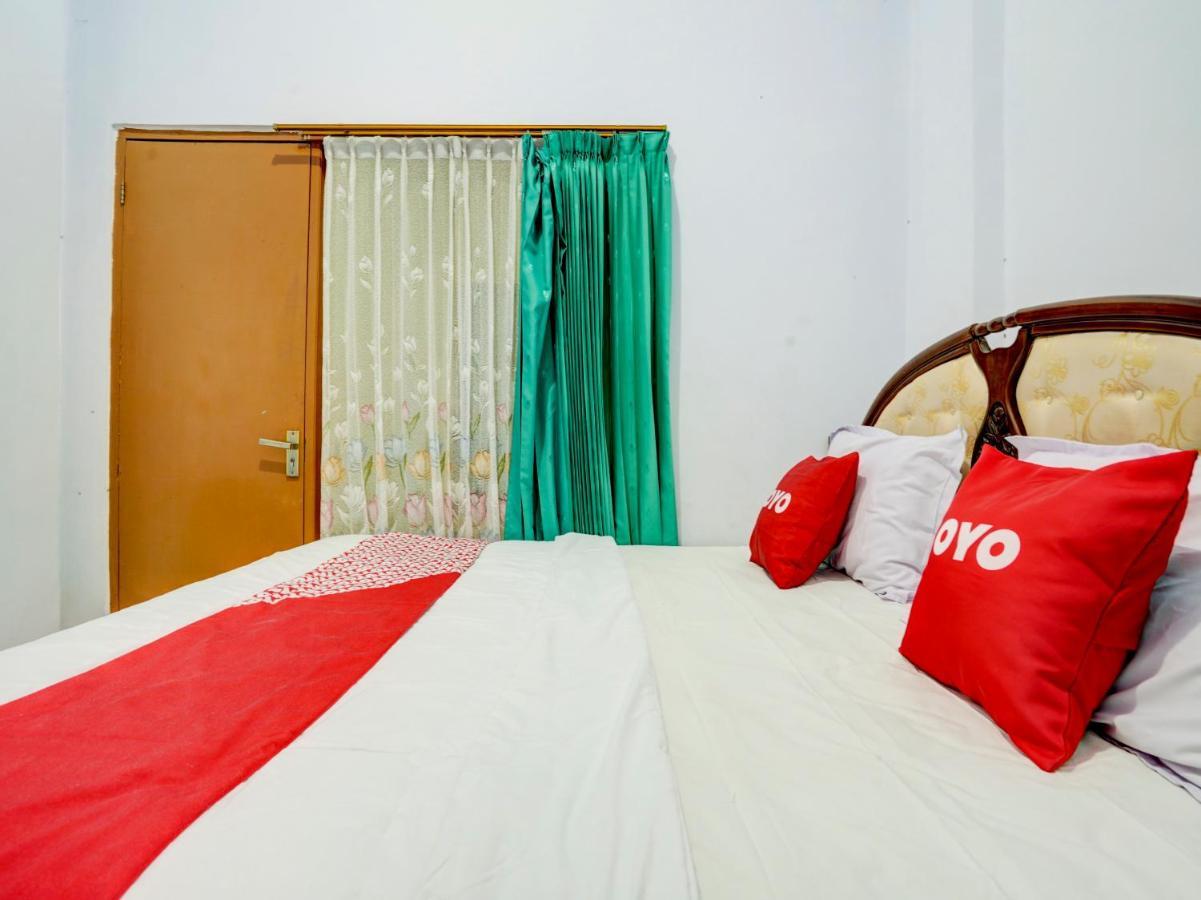 Super Oyo 90118 Hotel Diamond Syariah Subang Luaran gambar