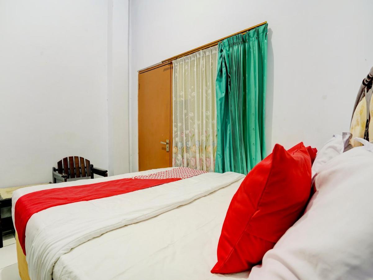 Super Oyo 90118 Hotel Diamond Syariah Subang Luaran gambar