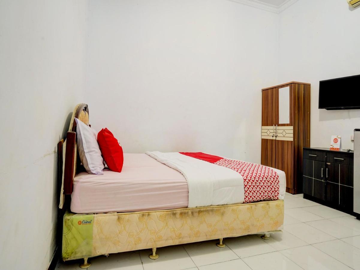 Super Oyo 90118 Hotel Diamond Syariah Subang Luaran gambar