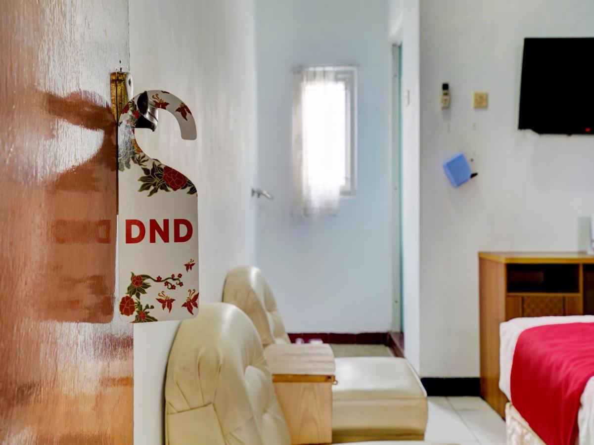 Super Oyo 90118 Hotel Diamond Syariah Subang Luaran gambar