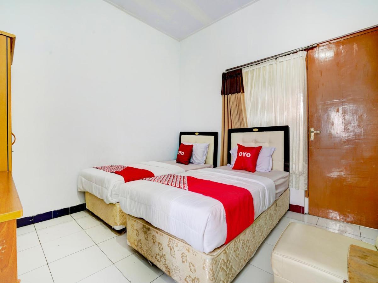Super Oyo 90118 Hotel Diamond Syariah Subang Luaran gambar