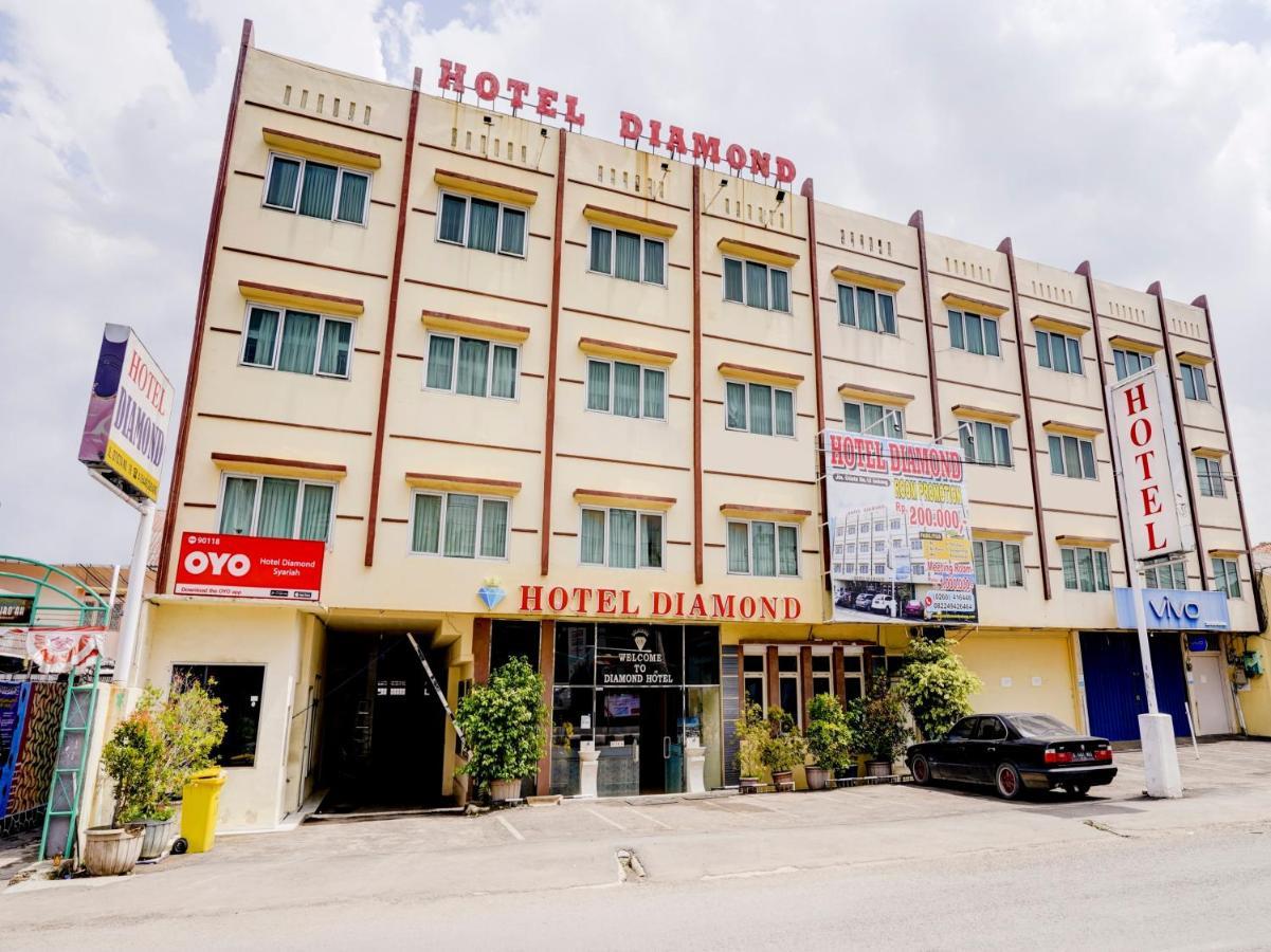Super Oyo 90118 Hotel Diamond Syariah Subang Luaran gambar