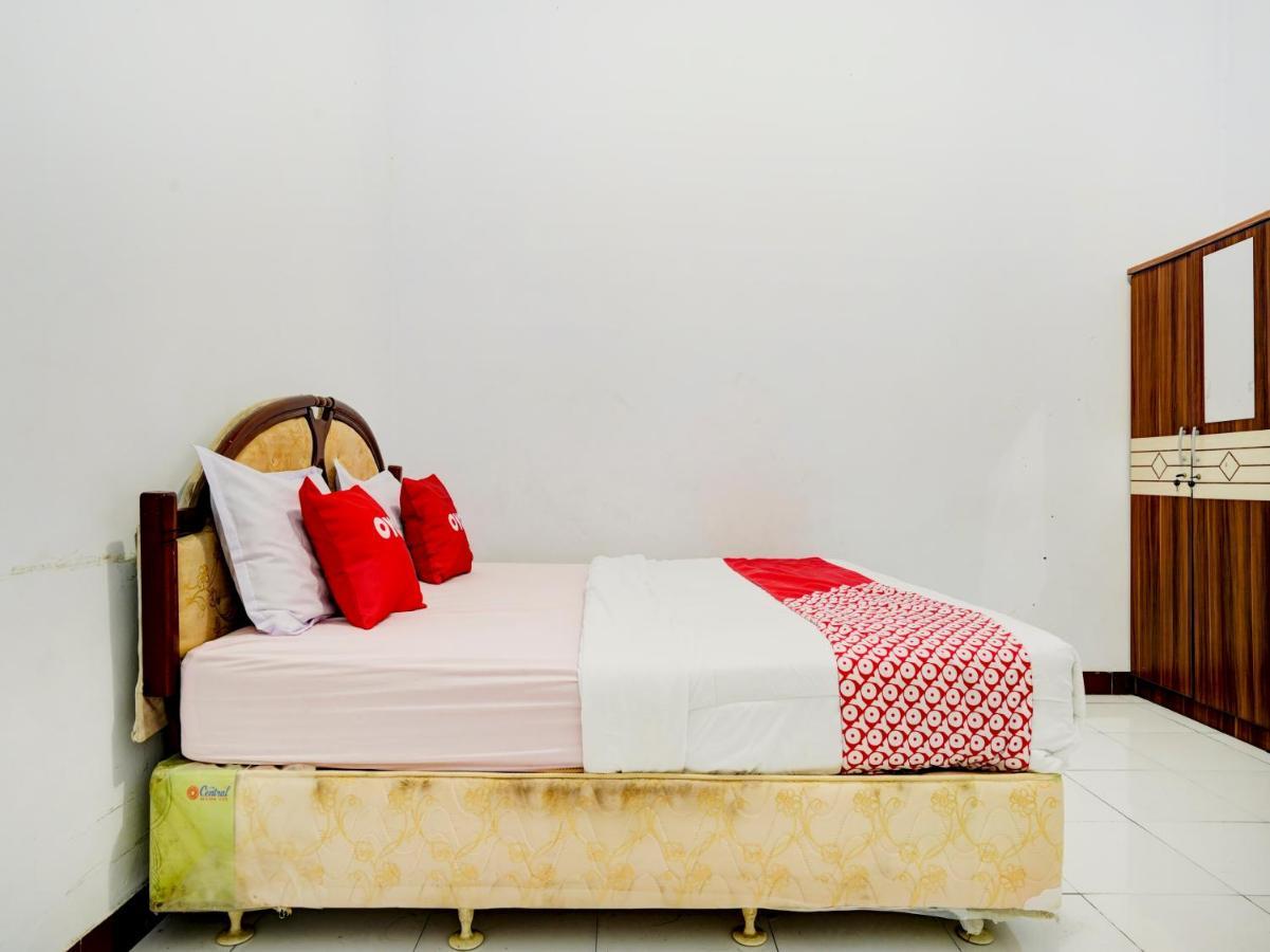 Super Oyo 90118 Hotel Diamond Syariah Subang Luaran gambar